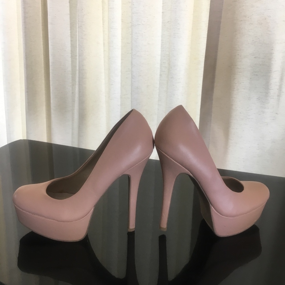 Olsenboye Ladies High-heel Pump.